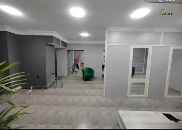 Բազմաֆունկցիոնալ գույք Բայրոնի փողոցում կենտրոնում, 190 ք.մ.