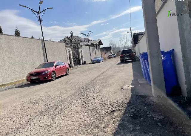 Հողատարածք բնակելի շինությունների համար Ավանում, 960 ք.մ.