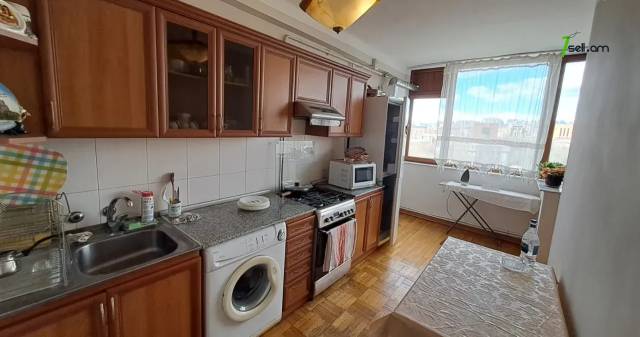 3 սենյականոց բնակարան Երվանդ Քոչարի փողոցում, 100 ք.մ., 7/10 հարկ, կոսմետիկ վերանորոգում