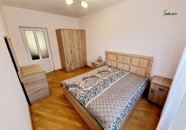 Երկու հարկանի քարե տուն Միչուրինի փողոցում Էրեբունիում, 380 ք.մ., 3+ սանհանգույց, եվրովերանորոգված