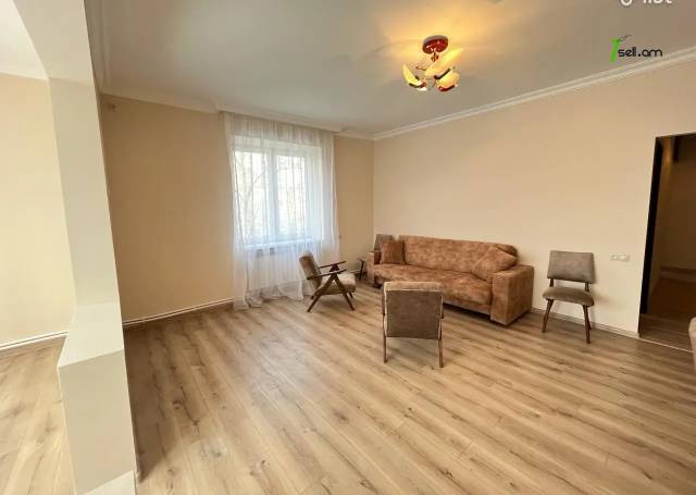 2 սենյականոց բնակարան Ազատության պողոտայում, 64 քմ, նախավերջին հարկ, եվրովերանորոգված, քարե շենք