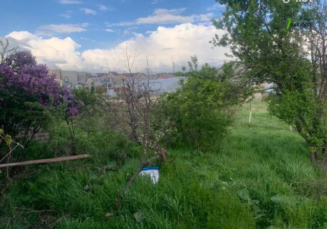 Հողատարածք բնակելի շինությունների համար Ավանում, 800 քմ