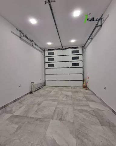 Երկու հարկանի քարե տուն Գոգոլի փողոցում Քանաքեռ Զեյթունում, 650 ք.մ., 3+ սանհանգույց