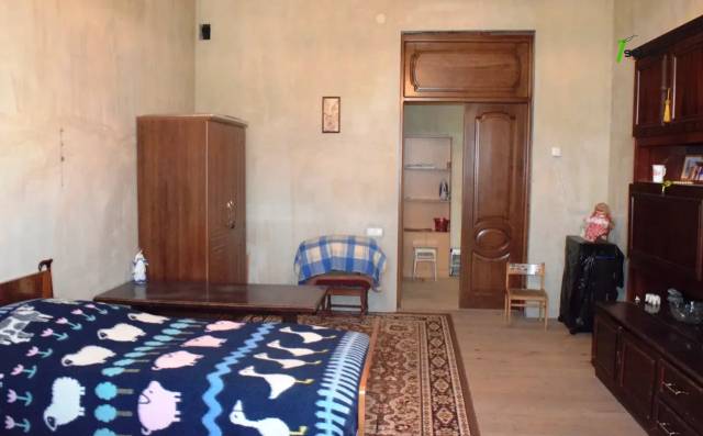 5 սենյականոց բնակարան Ավետիք Իսահակյանի փողոցում, 227 ք.մ., 2 սանհանգույց, բարձր առաստաղներ