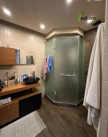 4 սենյականոց բնակարան նորակառույց շենքում Հայրիկ Մուրադյան փողոցում, 149 ք.մ., 3/18 հարկ