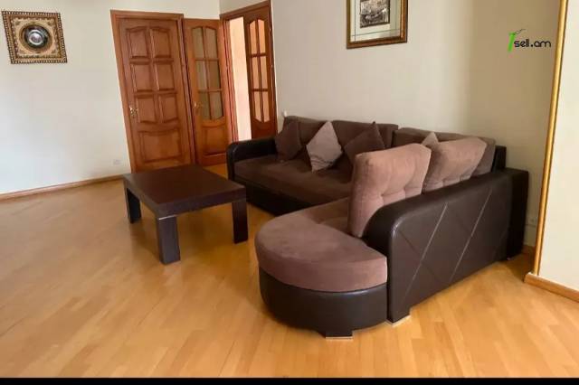 3 սենյականոց բնակարան Տերյան փողոցում, 90 քմ, 5/7 հարկ, դիզայներական ոճով վերանորոգված, քարե շենք