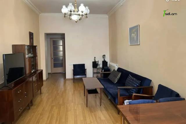 3 սենյականոց բնակարան Կիևյան փողոցում, 70 քմ, 2/5 հարկ, բարձր առաստաղներ, կապիտալ վերանորոգված