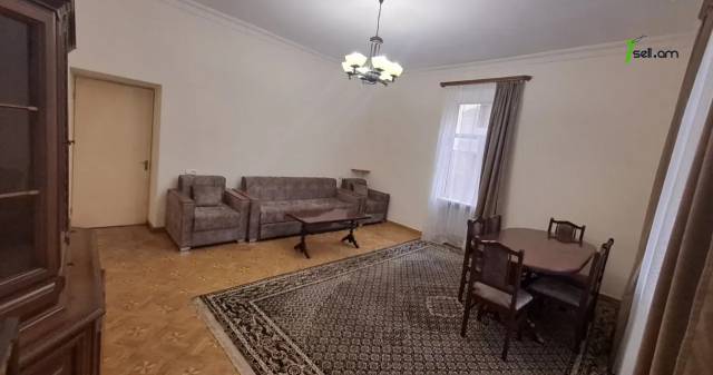 3 սենյականոց բնակարան Խորենացու փողոցում, 90 ք.մ., 3/5 հարկ, կապիտալ վերանորոգված, քարե շենք