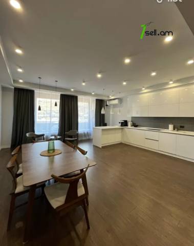 4 սենյականոց բնակարան նորակառույց շենքում Եղիշե Չարենցի փողոցում, 160 ք.մ., 3+ սանհանգույց