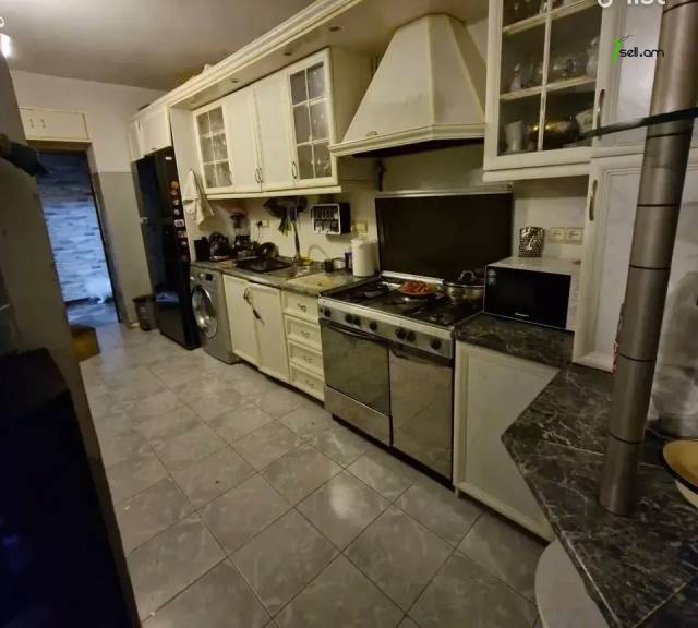 4 սենյականոց բնակարան Խաղաղ Դոնի փողոցում, 90 քմ, 7/9 հարկ, մի քանի պատշգամբ, կապիտալ վերանորոգված