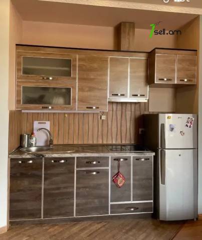 2 սենյականոց բնակարան Ազատության պողոտայում, 40 ք.մ., 2/5 հարկ, բարձր առաստաղներ, եվրովերանորոգված