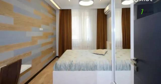 3 սենյականոց բնակարան նորակառույց շենքում Հանրապետության փողոցում, 130 ք.մ., 2 սանհանգույց
