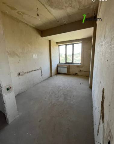 4 սենյականոց բնակարան նորակառույց շենքում Սերո Խանզադյան փողոցում, 130 քմ, 15/17 հարկ