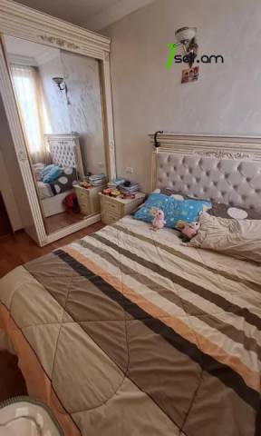 3 սենյականոց բնակարան Նար-Դոսի փողոցում, 65 քմ, նախավերջին հարկ, եվրովերանորոգված