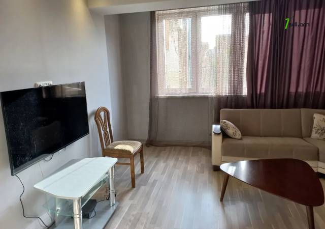 3 սենյականոց բնակարան Թամանյանի փողոցում, 92 ք.մ., 3/5 հարկ, եվրովերանորոգված, քարե շենք