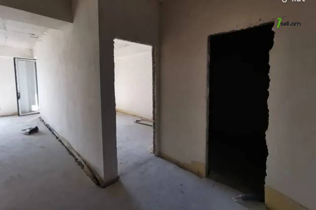 2 սենյականոց բնակարան նորակառույց շենքում Աղբյուր Սերոբի փողոցում, 66 ք.մ., բարձր առաստաղներ