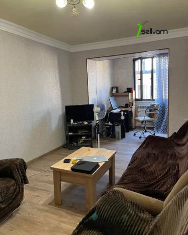 2 սենյականոց բնակարան Մուրացանի փողոցում, 54 ք.մ., 2/5 հարկ, կապիտալ վերանորոգված, քարե շենք