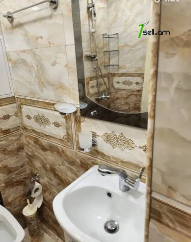 2 սենյականոց բնակարան Կոմիտասի պողոտայում, 55 ք.մ., 3/5 հարկ, եվրովերանորոգված, քարե շենք